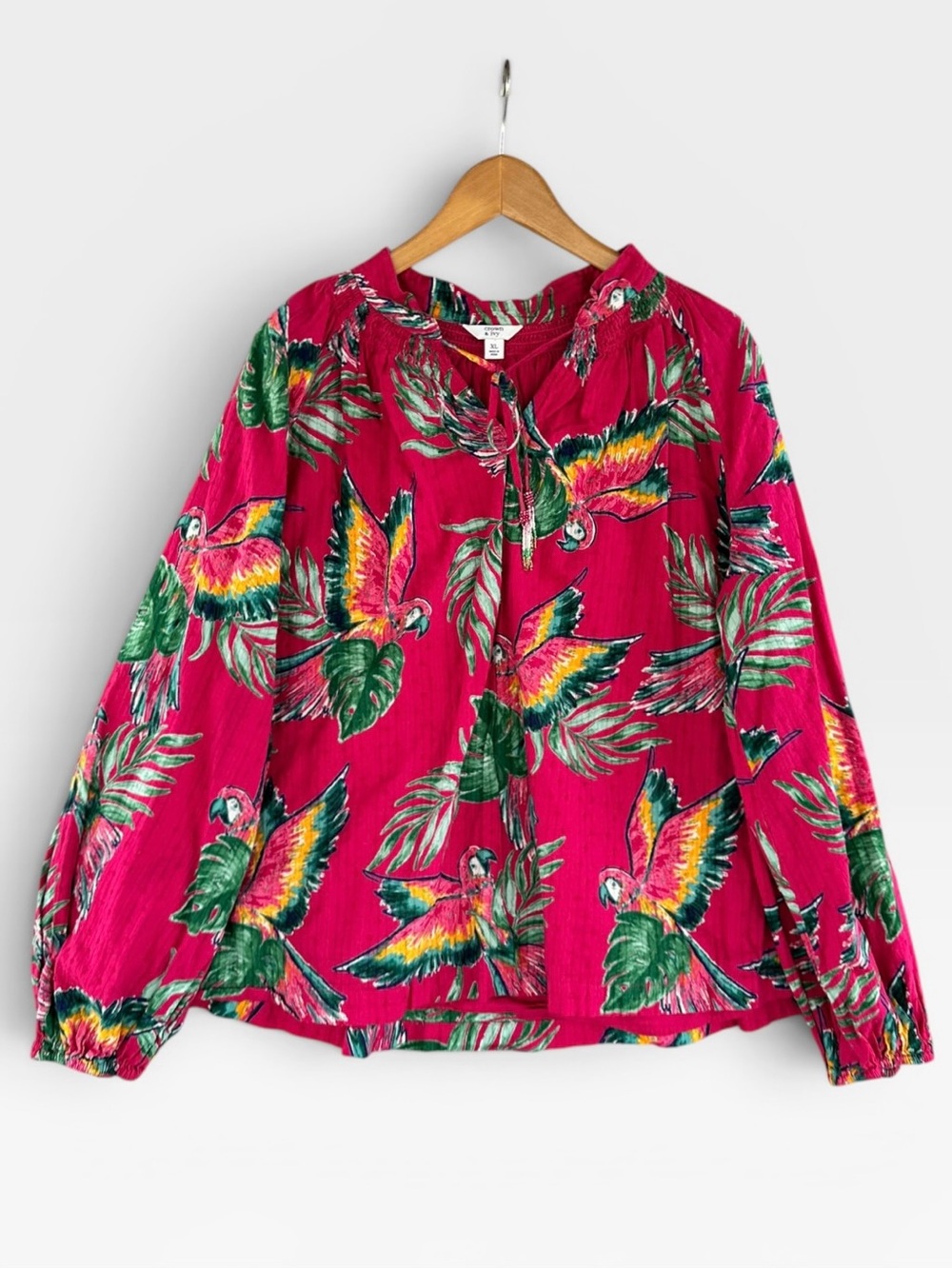 crown & ivy Fuchsia Tropical Parrot Print Blouse